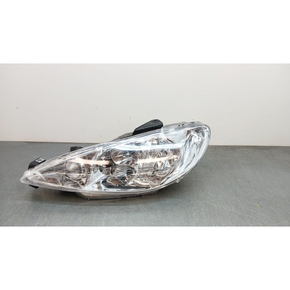Recambio de faro izquierdo para peugeot 206 berlina referencia OEM IAM 11544003  11544003