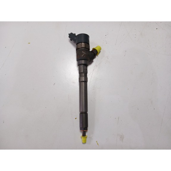 Recambio de inyector para kia carens referencia OEM IAM 0445110064  