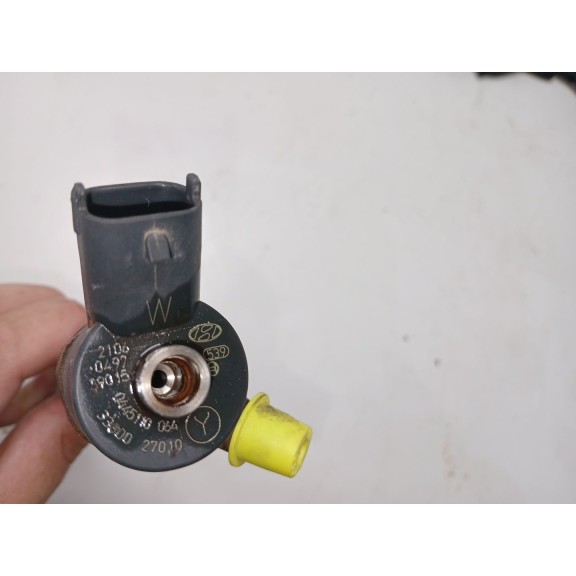 Recambio de inyector para kia carens referencia OEM IAM 0445110064  