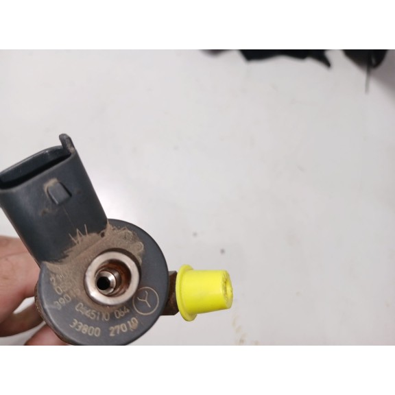 Recambio de inyector para kia carens referencia OEM IAM 0445110064  