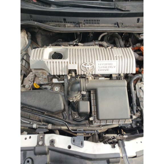 toyota auris (_e18_) del año 2015