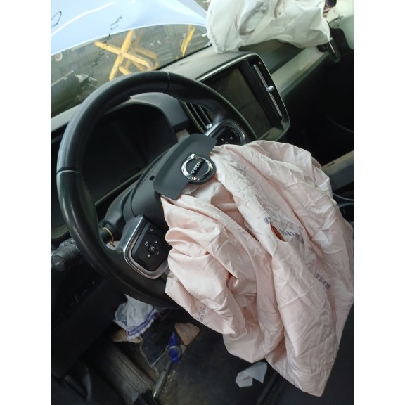 volvo xc40 (536) del año 2021