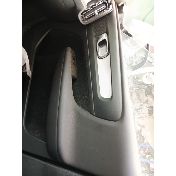 Recambio de guarnecido puerta delantera derecha para volvo xc40 (536) t5 plug-in hybrid referencia OEM IAM   