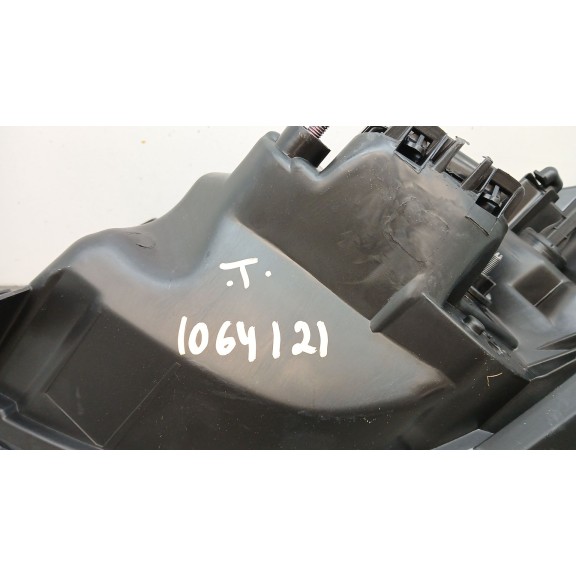Recambio de faro derecho para renault twingo 1.2 16v referencia OEM IAM 7701063996 11805302 