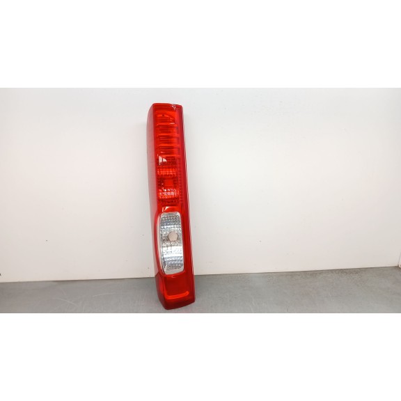 Recambio de piloto trasero izquierdo para renault trafic combi (ab 4.01) referencia OEM IAM 2654500Q0A  16538635