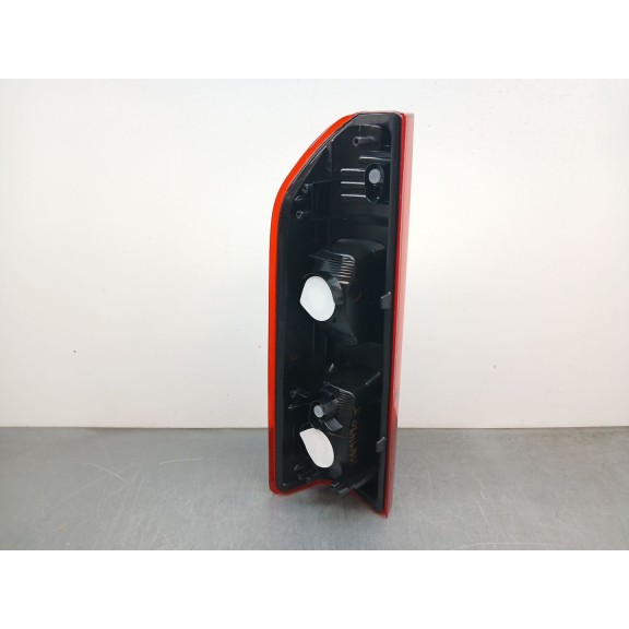 Recambio de piloto trasero derecho para renault trafic furgón referencia OEM IAM 265504656R  16806302