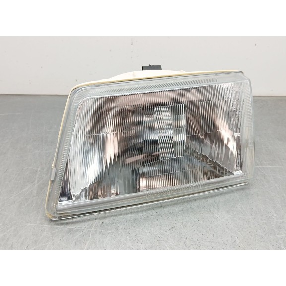 Recambio de faro izquierdo para peugeot 205 berlina 1.1 referencia OEM IAM 6204a4 11540521 