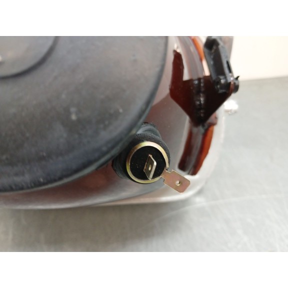 Recambio de faro derecho para peugeot 205 berlina 1.1 referencia OEM IAM 6205a4 11540522 