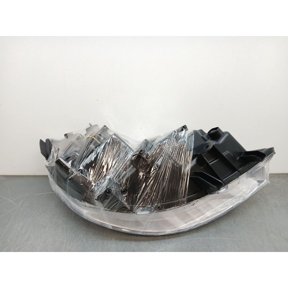 Recambio de faro izquierdo para renault scenic ii 1.4 16v referencia OEM IAM 7701065913 11267501 
