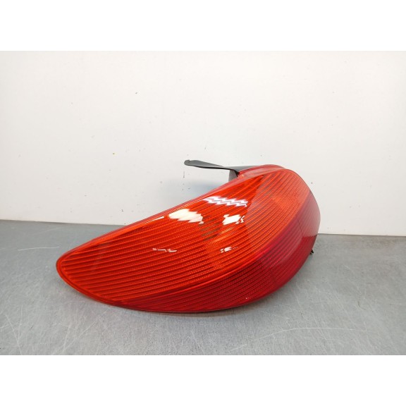 Recambio de piloto trasero izquierdo para peugeot 206 berlina referencia OEM IAM 6350p1 16544031 