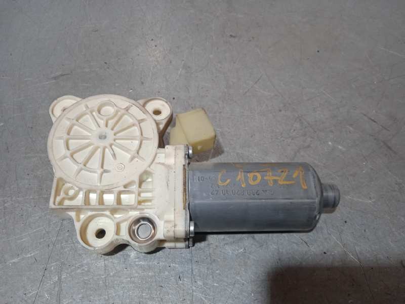 Recambio de motor elevalunas delantero izquierdo para mercedes-benz clase clk (w209) coupe 220 cdi (209.308) referencia OEM IAM 