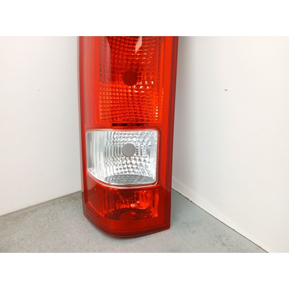 Recambio de piloto trasero izquierdo para iveco daily iv caja/chasis 29l10 referencia OEM IAM 69500591  16421231