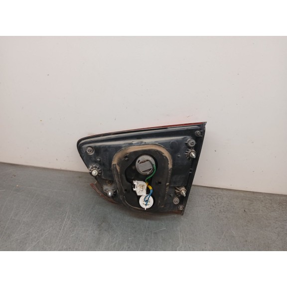 Recambio de piloto trasero izquierdo interior para kia carens iv 1.7 crdi referencia OEM IAM 92403A4010  