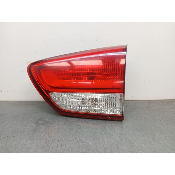 Recambio de piloto trasero derecho interior para kia carens iv 1.7 crdi referencia OEM IAM 92404A4010  