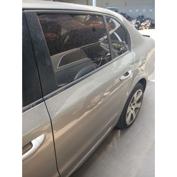 Recambio de puerta trasera izquierda para skoda superb ii (3t4) 2.0 tdi 16v referencia OEM IAM   