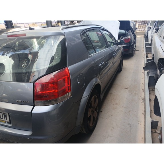 opel signum hatchback (z03) del año 2004