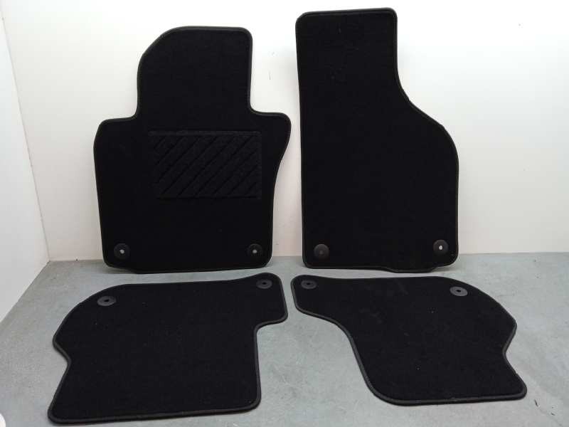 Recambio de moqueta para volkswagen golf vi (5k1) referencia OEM IAM 1K1061404WGK DELANTERA Y TRASERA ALFOMBRILLAS TEXTIL