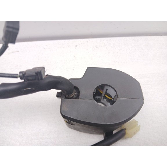 Recambio de mando intermitentes para yamaha r7 referencia OEM IAM BEB8396900  BEB8396900