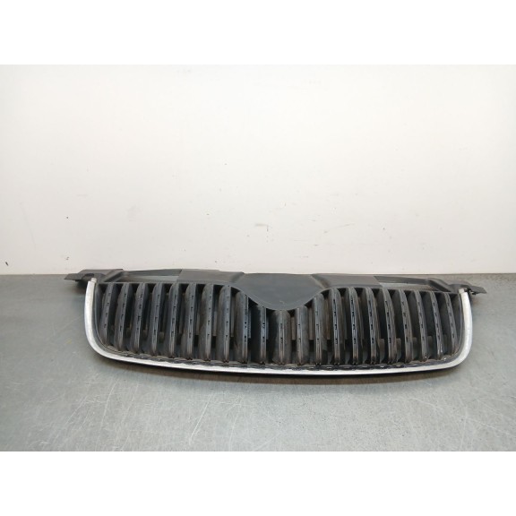 Recambio de rejilla paragolpes delantero para skoda fabia ii (542) 1.2 referencia OEM IAM 5J0853668A  