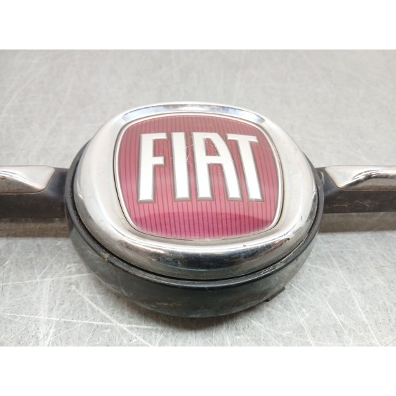 Recambio de rejilla paragolpes delantero para fiat 500l (351_, 352_) 1.4 lpg (199lyf1b) referencia OEM IAM 735637413  