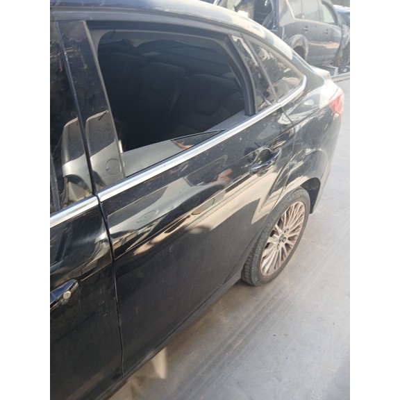 Recambio de puerta trasera izquierda para ford focus iii sedán 1.6 tdci referencia OEM IAM   