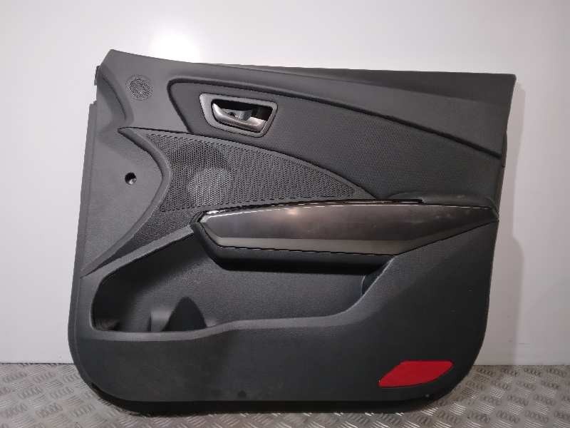 Recambio de guarnecido puerta delantera derecha para ssangyong tivoli referencia OEM IAM   