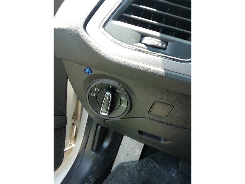 Recambio de mando luces para seat leon st (5f8) x-perience 4drive referencia OEM IAM   