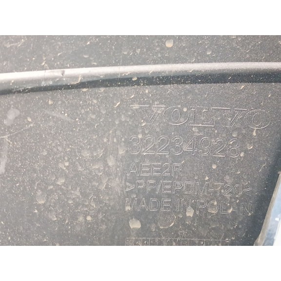 Recambio de paragolpes delantero para volvo xc60 ii (246) t8 hybrid awd referencia OEM IAM 32234928  