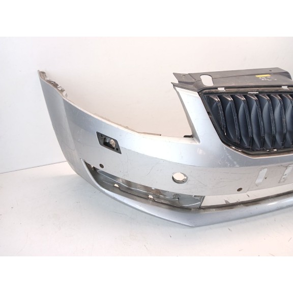 Recambio de paragolpes delantero para skoda octavia iii (5e3, nl3, nr3) 1.6 tdi referencia OEM IAM 5E0807221  