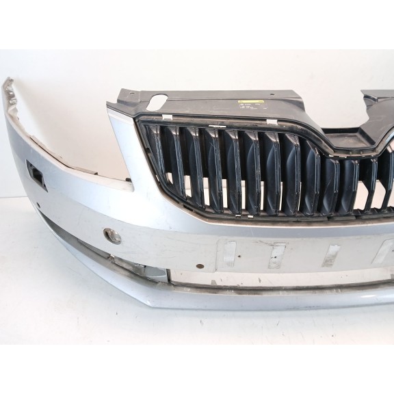 Recambio de paragolpes delantero para skoda octavia iii (5e3, nl3, nr3) 1.6 tdi referencia OEM IAM 5E0807221  