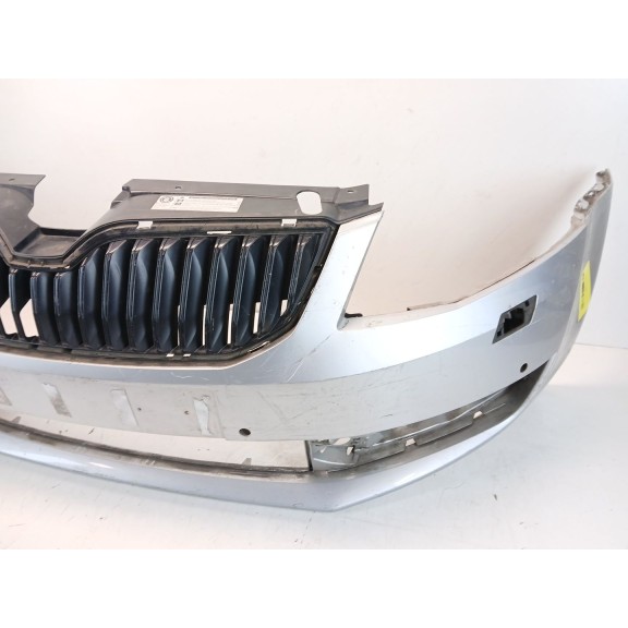 Recambio de paragolpes delantero para skoda octavia iii (5e3, nl3, nr3) 1.6 tdi referencia OEM IAM 5E0807221  