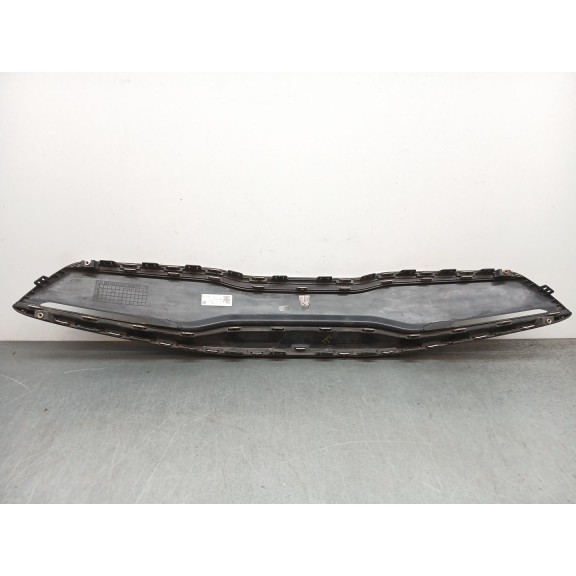 Recambio de rejilla paragolpes delantero para kia stonic (yb) 1.4 lpg referencia OEM IAM 86351H8410  