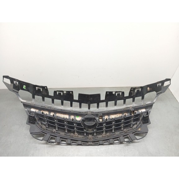 Recambio de rejilla paragolpes delantero para opel astra j (p10) 1.4 lpg (68) referencia OEM IAM 13266577  