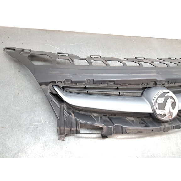 Recambio de rejilla paragolpes delantero para opel astra j (p10) 2.0 cdti (68) referencia OEM IAM 13368851  