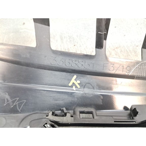 Recambio de rejilla paragolpes delantero para opel astra j (p10) 2.0 cdti (68) referencia OEM IAM 13368851  