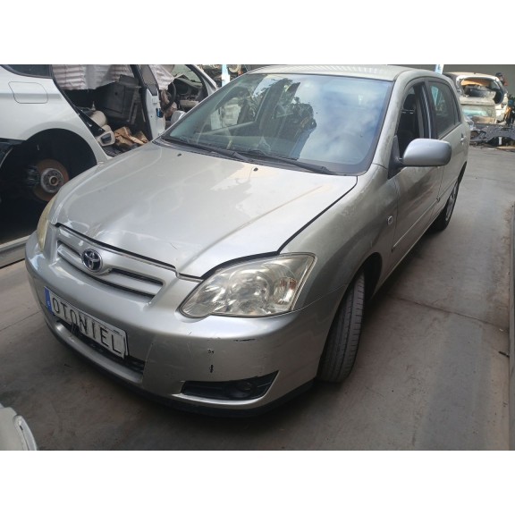 toyota corolla (_e12_) del año 2005