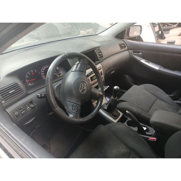 toyota corolla (_e12_) del año 2005