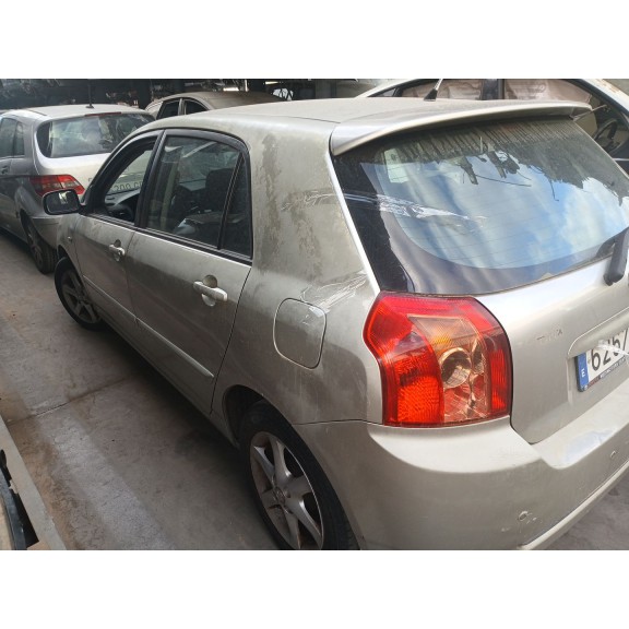 toyota corolla (_e12_) del año 2005