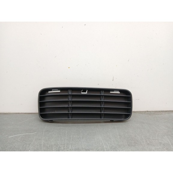 Recambio de rejilla paragolpes derecha para volkswagen polo (6n2) 1.4 16v referencia OEM IAM 6K585366A  