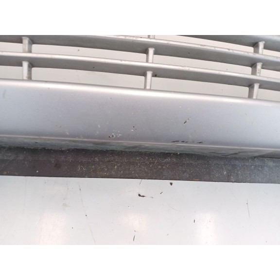 Recambio de paragolpes delantero para kia carnival / grand carnival iii (vq) 2.9 crdi referencia OEM IAM 865104D500  