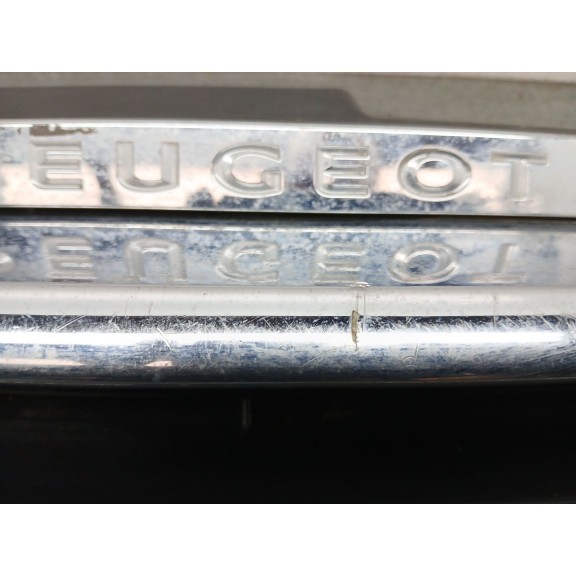 Recambio de rejilla paragolpes delantero para peugeot 108 1.0 vti 72 referencia OEM IAM 531140H020  