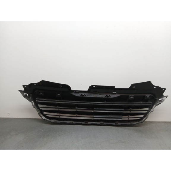 Recambio de rejilla paragolpes delantero para peugeot 108 1.0 vti 72 referencia OEM IAM 531140H020  