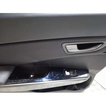 Recambio de guarnecido puerta trasera izquierda para ssangyong tivoli referencia OEM IAM 7321035040  