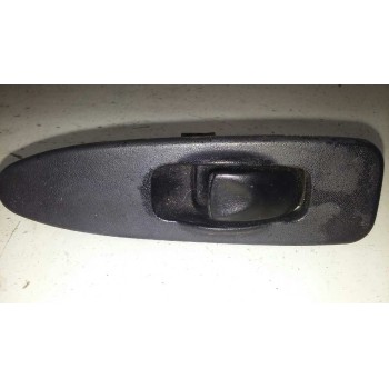 MANDO ELEVALUNAS DELANTERO DERECHO MR792651 