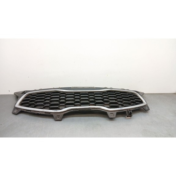 Recambio de rejilla paragolpes delantero para kia cee´d 1.4 crdi cat referencia OEM IAM 86351a2000  