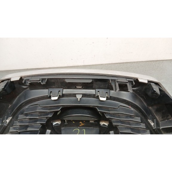 Recambio de rejilla paragolpes delantero para nissan qashqai (j11) tekna premium referencia OEM IAM 5580u100 623104ea0a 