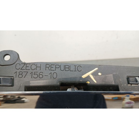 Recambio de rejilla paragolpes delantero para bmw serie 5 berlina (g30) referencia OEM IAM 18715610 5a22c6001 