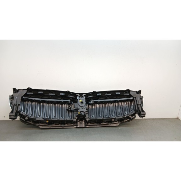 Recambio de rejilla paragolpes delantero para bmw serie 5 berlina (g30) referencia OEM IAM 18715610 5a22c6001 