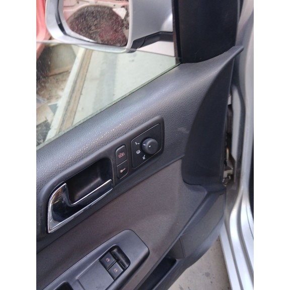 Recambio de retrovisor izquierdo para volkswagen polo iv (9n_, 9a_) 1.4 tdi referencia OEM IAM   