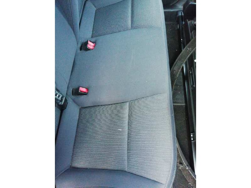 Recambio de asientos traseros para ssangyong tivoli referencia OEM IAM   